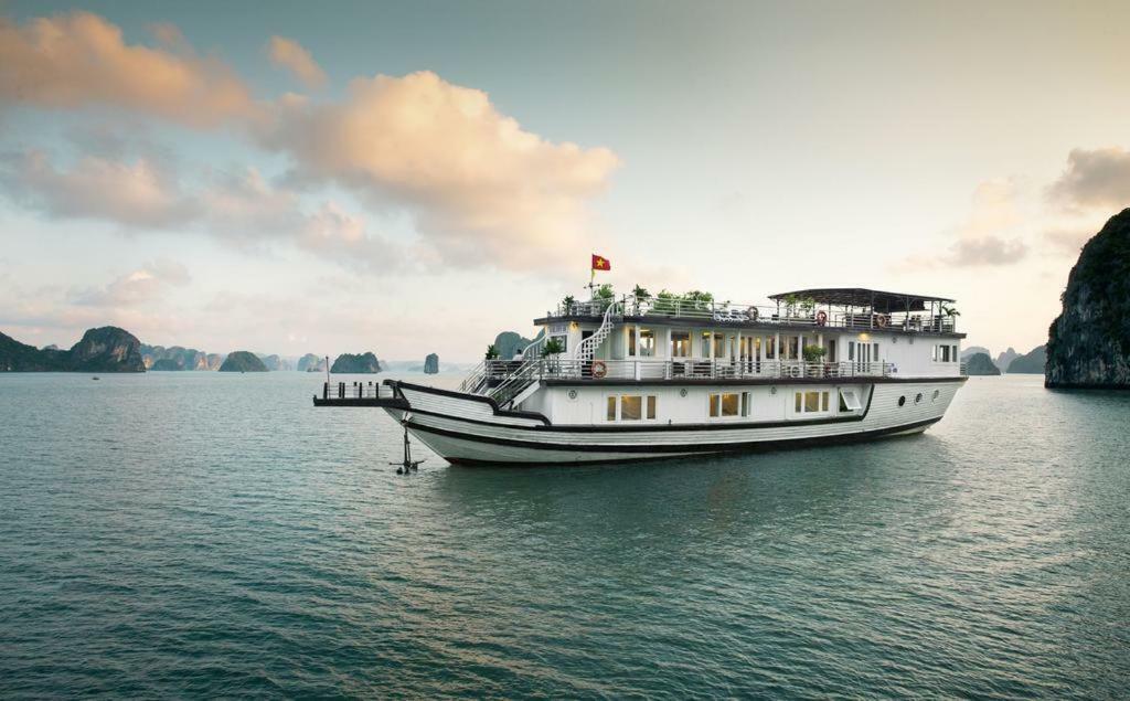 Hotel Halong Majestic Legend Cruise Hạ Long Exterior foto